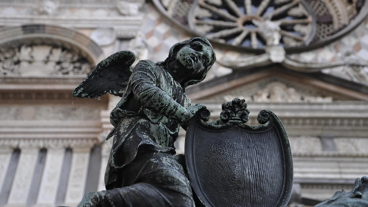 Bergamo monument and statue in Lombardy near car rental pickup points
